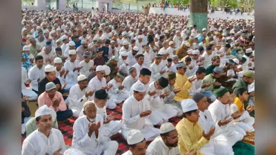 मस्जिदों में झुके सिर, अमन की दुआओं के बीच संपन्न हुई बकरीद की नमाज